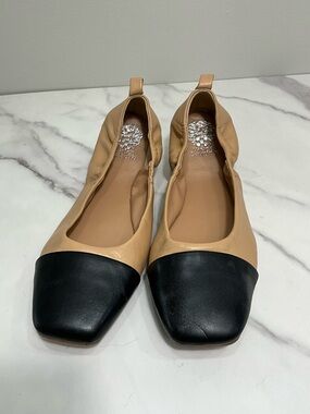 VINCE CAMUTO Two Tone Leather Ballet Flats Tan Black Cap Toe 9.5